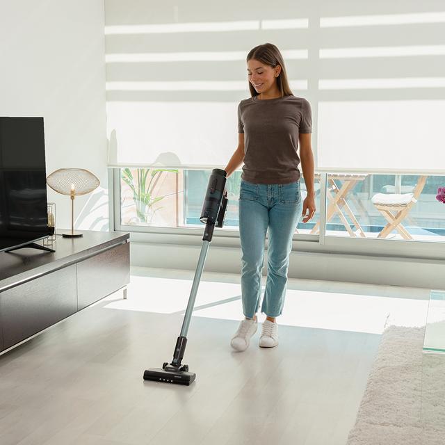 Cecotec Conga Rockstar 1500 Ray Pure Aspirador vertical 3 en 1 con potencia 215 W. 12 kPa. 45 minutos de autonomía. Cepillo Mixto. Depósito de 500 ml. Ciclón paralelo. Stielstaubsauger Outlet