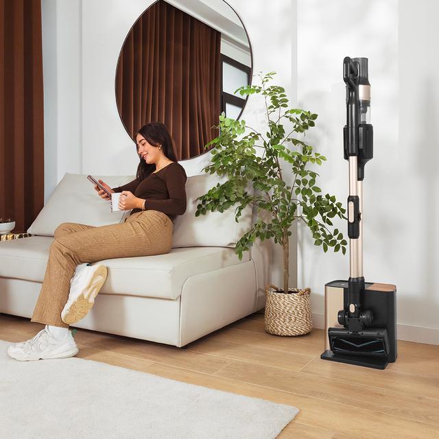Cecotec Conga Rockstar 5500 Hurricane Station Flex Aspirador vertical con base de autovaciado. 220 AW y 700 W. Tubo flexible y ciclón paralelo. 90 minutos de autonomía en modo Eco. HairLess Brush cepillo antienredos. Aspirador Outlet online