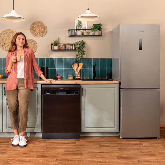 Cecotec Bolero CoolMarket Combi 290 Inox Frigorífico combi inox de 185cm alto y 59 5cm de ancho con 290 litros de capacidad total nofrost clase E y 1 cajón para los productos frescos Fast Cooling y y Fast Freezing Modo Smart y Libre de impuestos