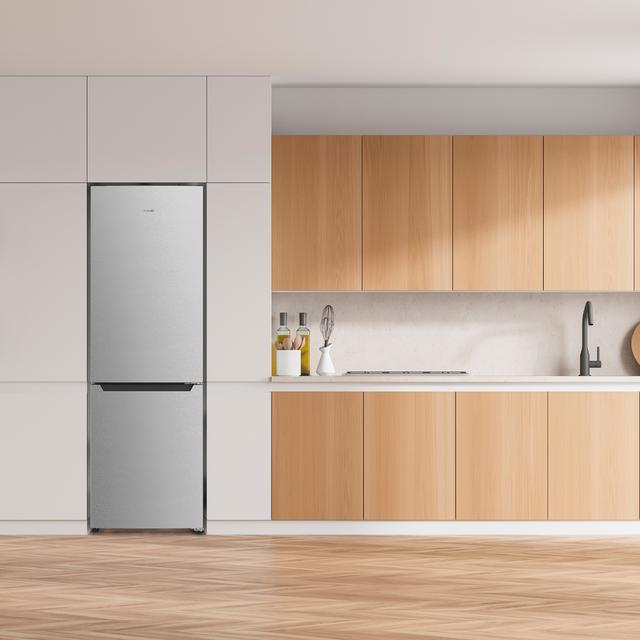 Cecotec Bolero CoolMarket Combi 250 Inox E Frigorífico Combi Inox con 250 litros de capacidad 181cm de alto 55 cm de ancho y clase E. Con sistema Multi Air Flow Total No Frost y 1 cajón para los productos frescos. Frigorífico Superdescuento