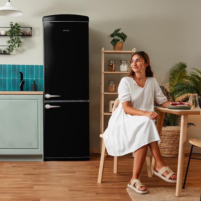 Cecotec Bolero CoolMarket Combi Origin 294 Black E Frigorífico Retro Combi Black de 294 L de capacidad 190cm de alto y 60 de ancho clase E Total No Frost Multi Cooling Ultra Fresh Convertible Box Multi Air Flow Fast Freezing Mo Ahorra y exporta