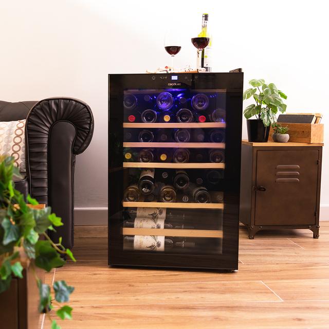 Cecotec Bolero GrandSommelier 4850 Black Compressor Vinoteca de 48 botellas de capacidad con sistema compresor de enfriamiento que garantiza un alto rendimiento. Temperatura regulable y luz LED interior. Vinoteca Devoluciones gratuitas