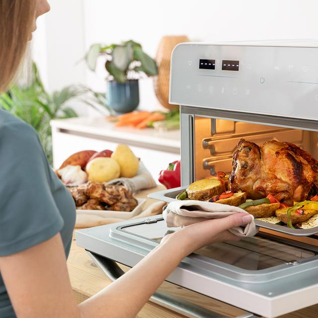 Cecotec Bake&Fry 3000 Touch White. Horno Freidora de Aire Caliente con 1800 W Capacidad 30 L Convección Pantalla Táctil 18 Funciones preestablecidas Temporizador Blanco Horno freidora de 30 litros de capacidad y 1800 W de pote Mejor oferta