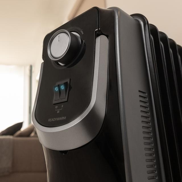 Cecotec ReadyWarm 9000 Space 360 Black Radiador de aceite de 9 módulos 2000 W y tecnología 360º con 3 niveles de potencia cobertura de 22 m² recogecables control sencillo asa ruedas y doble sistema de seguridad. Radiador de Rebajas online