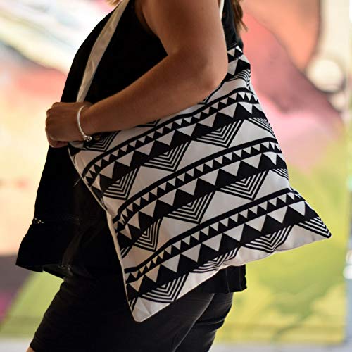 nacnic Bolsa Tote de tela | Diseño Geométrico Triángulos Blanco y Negro | Tote Bag con asas largas multiusos reutilizable y ecológica Últimos 3 días